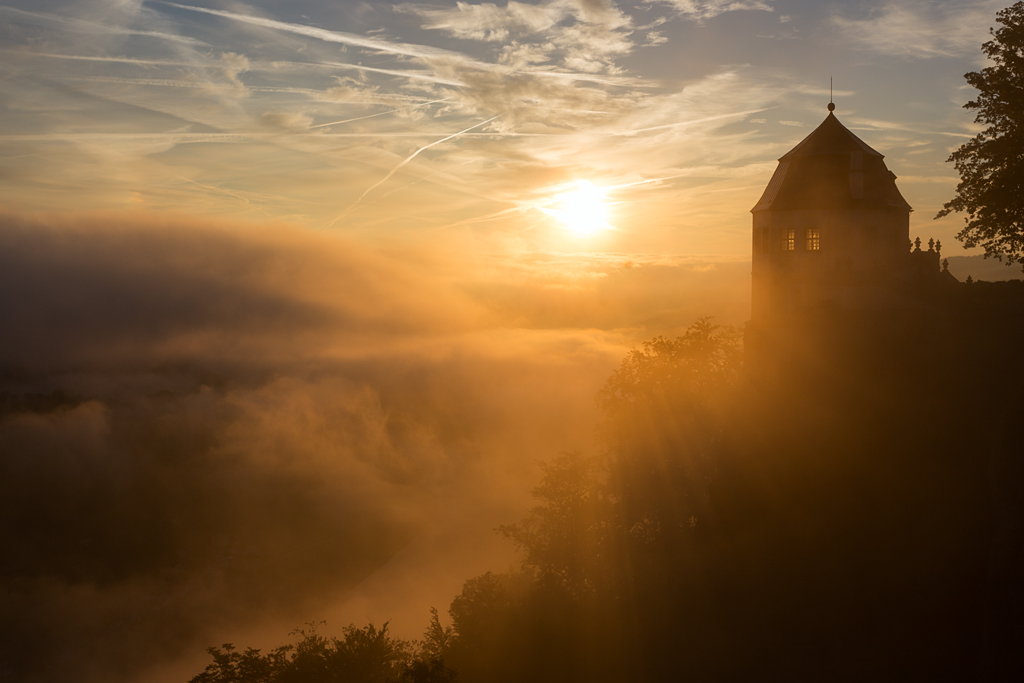 6D_07706_1024.jpg - Festung Königstein, Friedrichsburg im Nebel, Elbsandsteingebirge