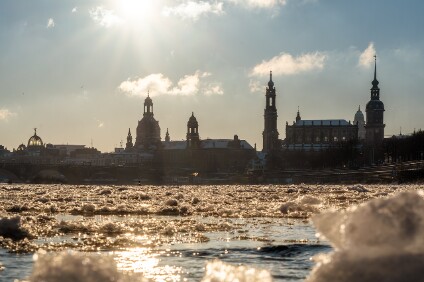 a7IV_26_00360_NAL Packeis