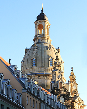 Blick über die Münzgasse zur Frauenkirche